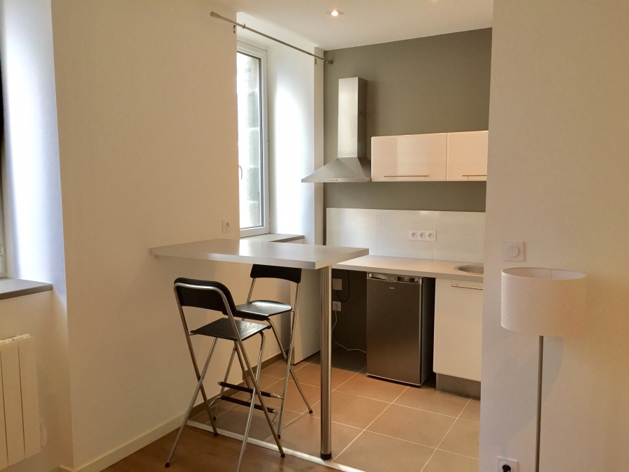 A louer appartement studio meublé de standing Brest centre Saint Martin 18 M2