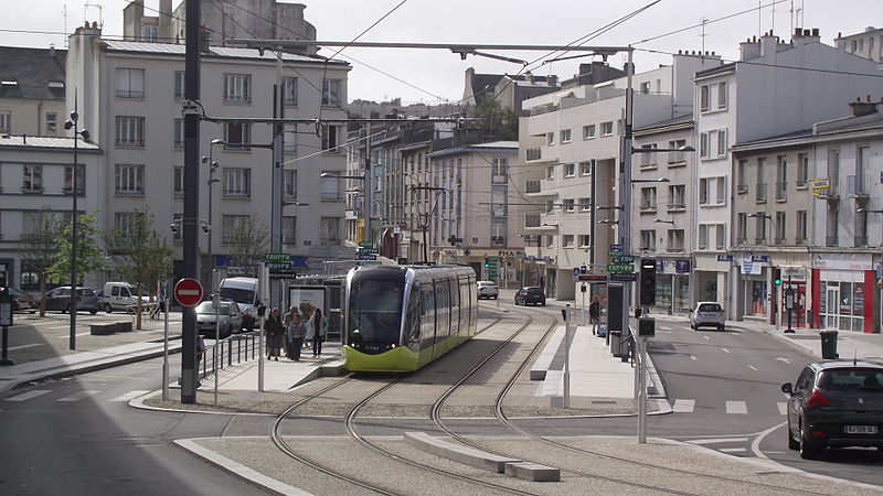 À VENDRE, BREST, RIVE DROITE, APPARTEMENT À RENOVER