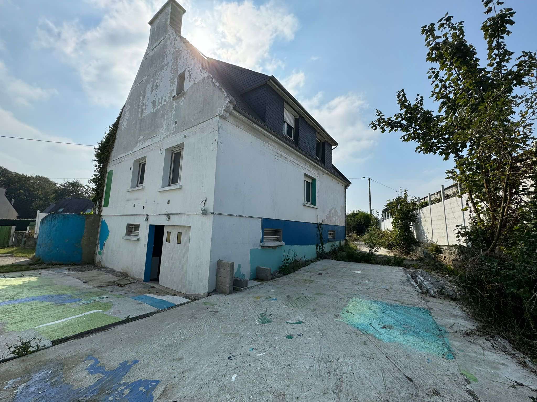 A VENDRE, IMMEUBLE, GUILERS, CENTRE.