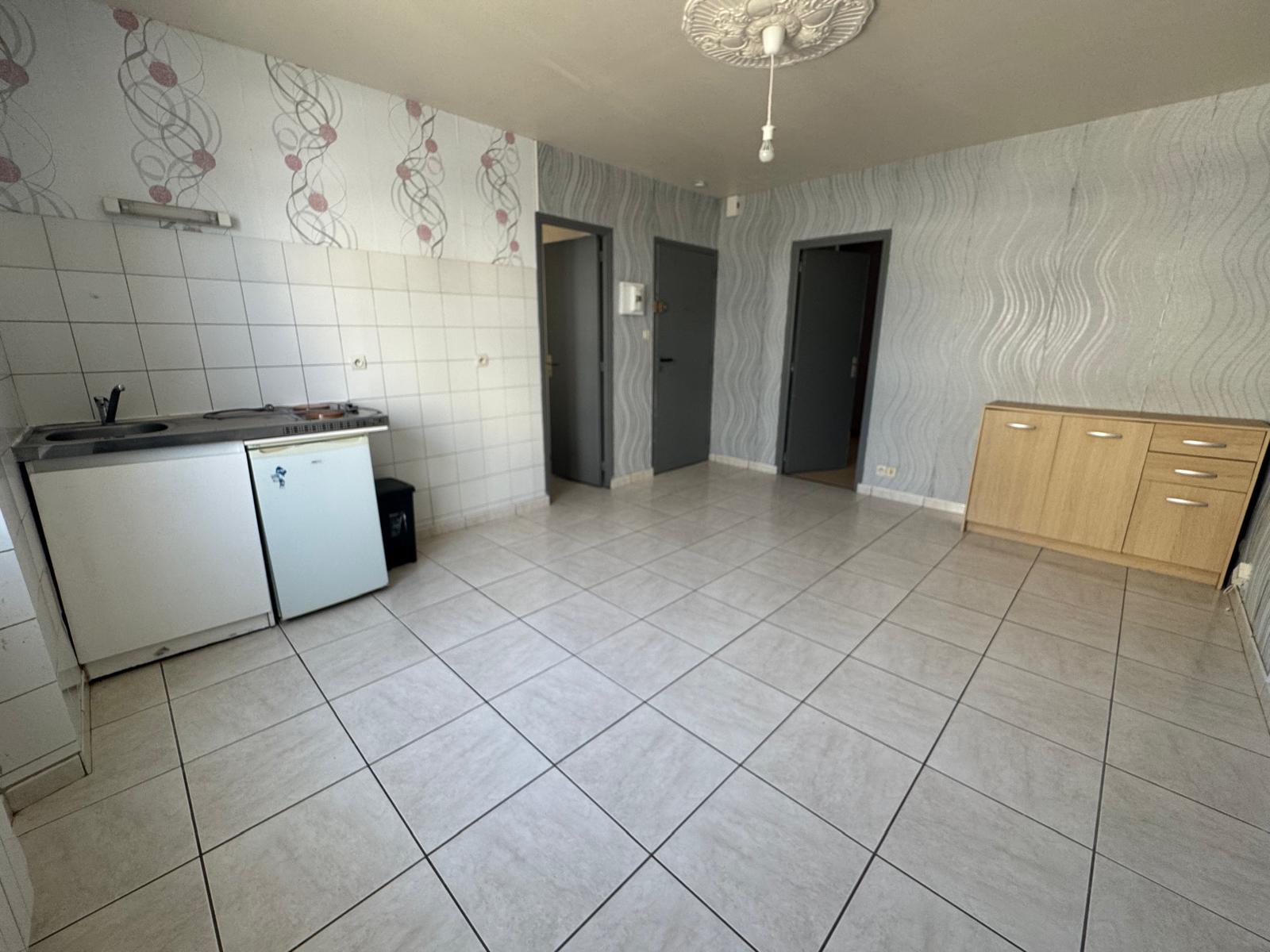 A VENDRE, BREST, LAMBEZELLEC, Immeuble de 4 logements