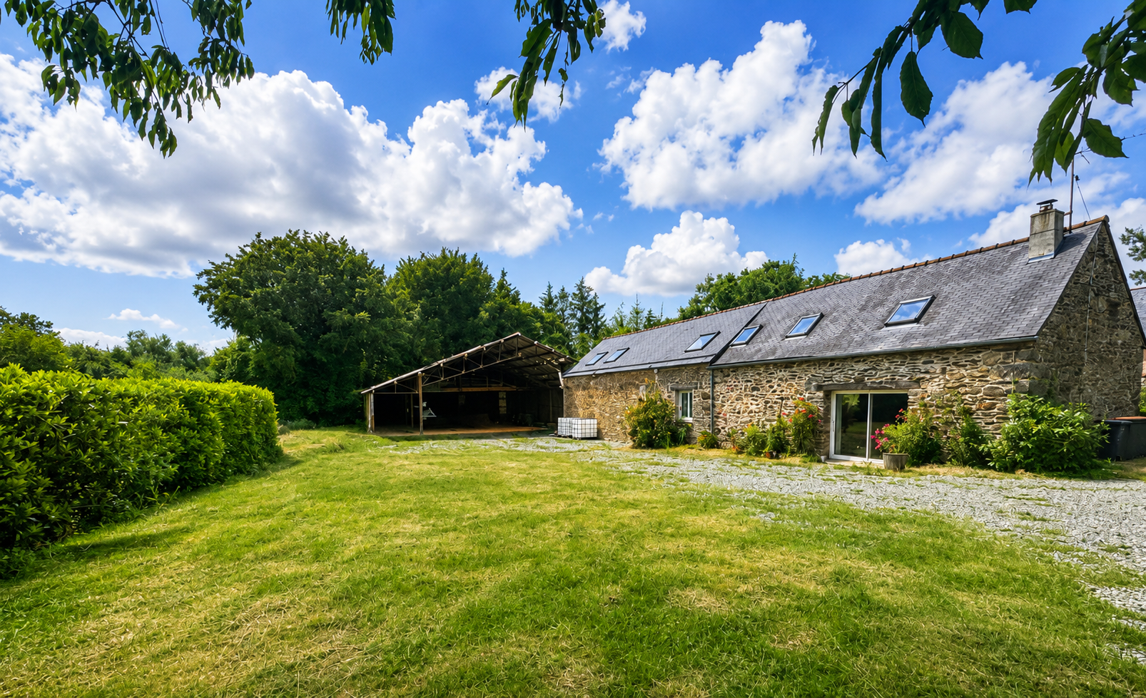 A VENDRE, PONT DE BUIS, Corps de ferme rénové, 3 chambres, 3 hectares