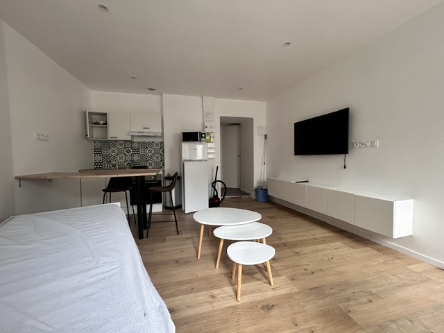 A louer Brest Rive Droite quartier Recouvrance studio meublé refait à neuf