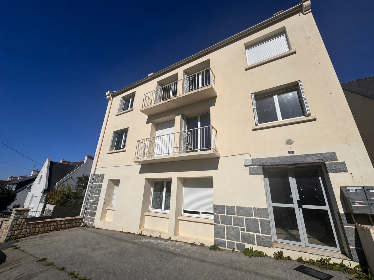 A VENDRE, PLOUGASTEL-DAOULAS, Immeuble dalle béton