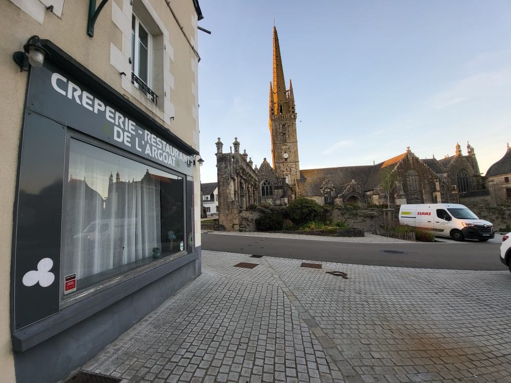 A VENDRE, SIZUN, FONDS DE COMMERCE