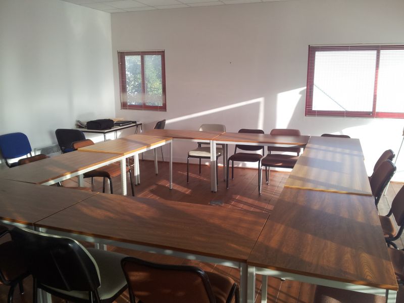 LOCAL COMMERCIAL - BUREAUX / 240m² / BREST KERGARADEC